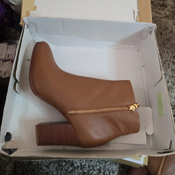 Michael Kors Shoes - Michael Kors Britt Leather Ankle Booties Size 11 Luggage Color